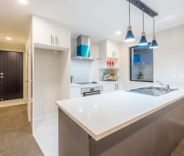 Stunning Single-Level Standalone Home! - Photo 5