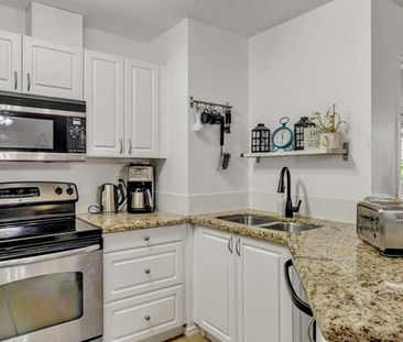 2 Bed Condo In Chaparral. Adult Building 45+. 12 Months Of Tv & Int... - Photo 3