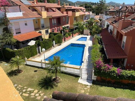 Alquiler de chalet adosado en Calle la Cantera - Photo 2