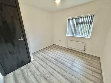 Denewood Crescent - Photo 2