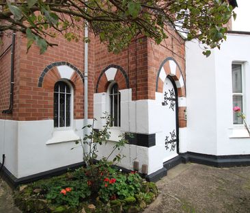 2 6 Arthur Street - Photo 2