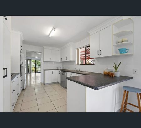 3 Michener Ct, West Mackay, Qld 4740 - Photo 2