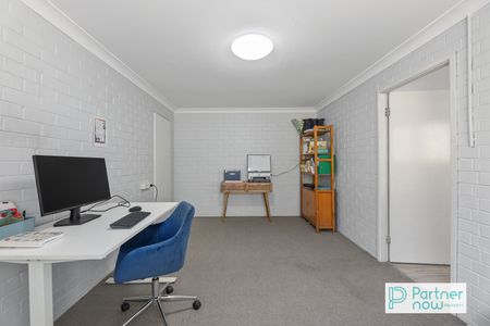 9 Yarmouth Parade, TAMWORTH NSW 2340 - Photo 5