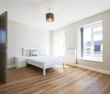 Room 4, High Street, Cherry Hinton, Cambridge - Photo 1