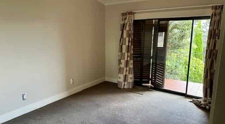 Absolute Executive Home - Photo 4