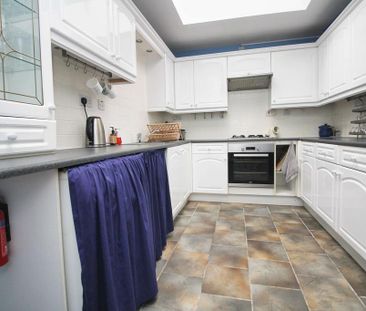 2 bedroom terraced house to rent - Photo 3