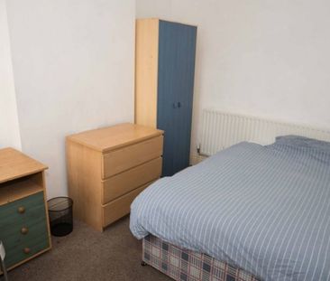 5 bed Semi-Detached House for Rent - Photo 5