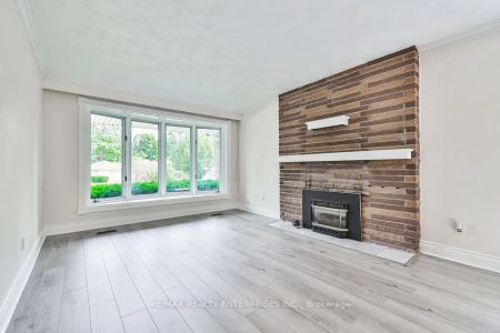 Detached Home For Lease | W9248483 - Photo 4