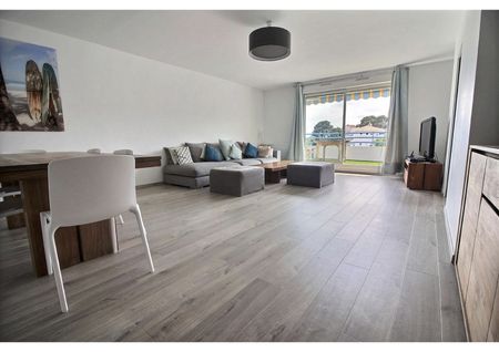 Location Appartement 5 pièces 118m² LA CIOTAT 13600 - Photo 2