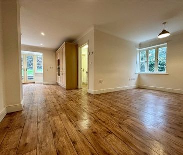 ***6 MONTHS ONLY*** Five bedroom detached family home in village lo... - Photo 6