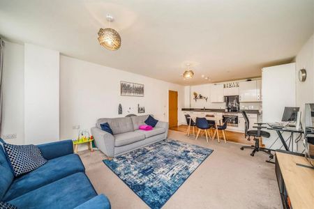 2 bedroom flat to rent - Photo 2