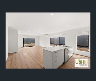 13 Chance Way, Clyde North, Vic 3978 - Photo 3