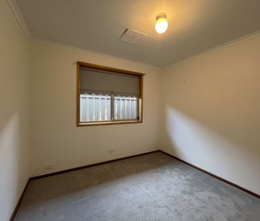 Charming 3-Bedroom Home in Craigmore - Photo 2