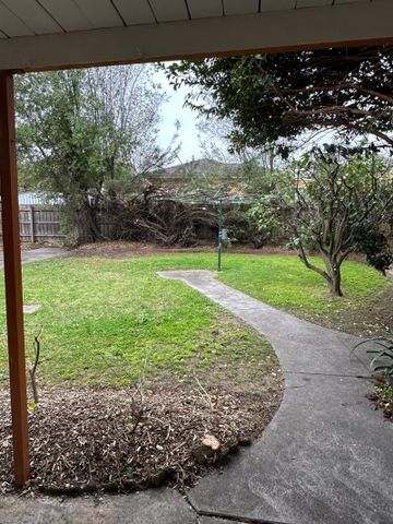 64 Orana Drive, Watsonia VIC 3087 - Photo 3