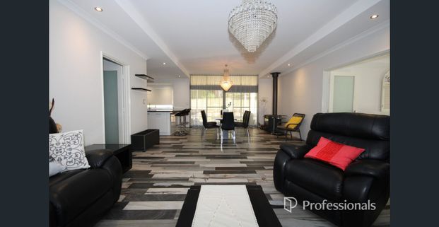 Spacious Home in Gelorup - Photo 1