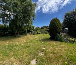 Monthly Rental Of £1,600 excluding all services and council tax - Photo 5