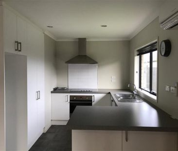 12 Tosland Street, Wigram - Photo 6