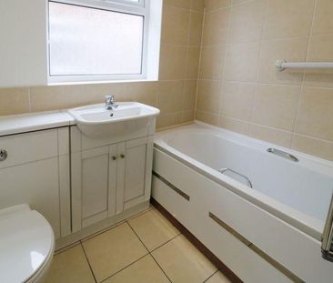 2 bedroom semi-detached bungalow to rent - Photo 6