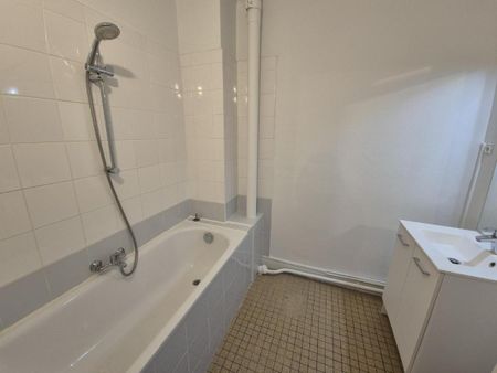 Location Appartement 4 pièces 71m² VILLERS LES NANCY 54600 - Photo 3