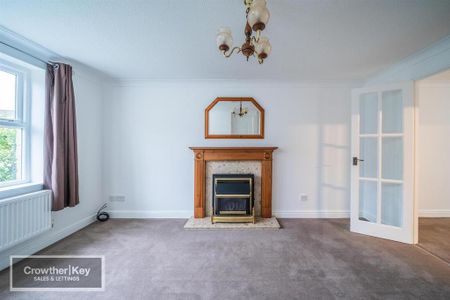 4 bedroom detached house to rent - Photo 3