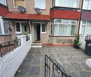 Studland Road, Hanwell, W7 - Photo 3