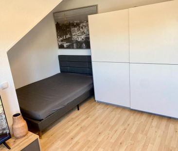 Rundum sorglos Paket! Möbliertes WG-Zimmer WLAN & NK in renovierter... - Photo 1