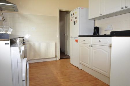 3 bedroom terraced house to rent - Photo 5