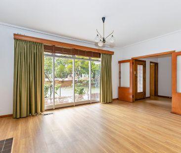 15 Hunter Street, Carnegie - Photo 2