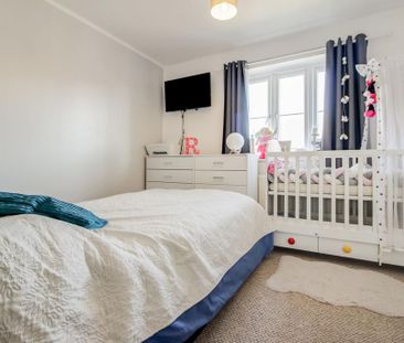 2 bedroom end of terrace house to rent - Photo 3