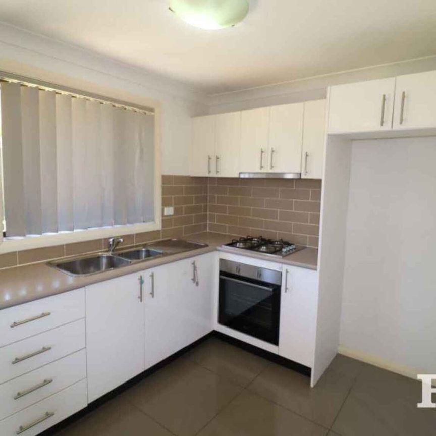 GRANNY FLAT WITH OWN ACCESS - Photo 1