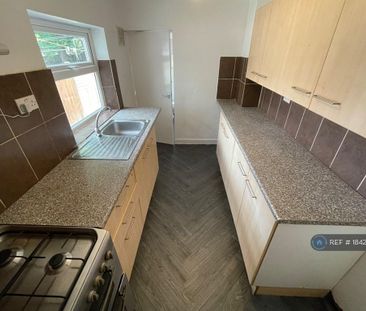 3 bedroom terraced house to rent - Photo 6