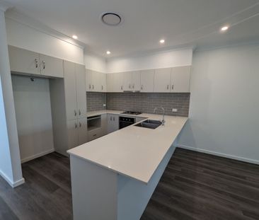 Beautiful Home - Photo 2