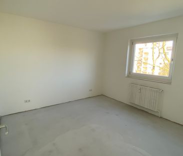Geräumige 2-Zimmer-Wohnung mit Balkon // 3.OG links - Photo 3