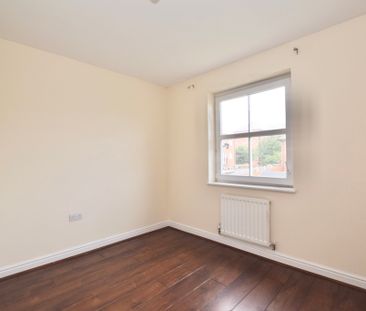 3 bed Terraced in Rainbow Road Erith, Dartford, DA8 2BT - Photo 5