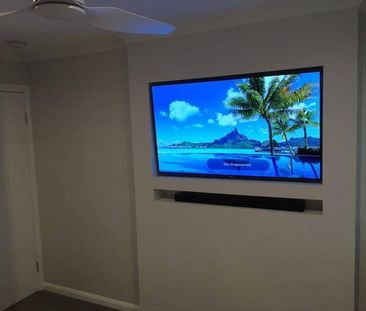 Renovated Townhouse with Garden and Pets Approved - Photo 3