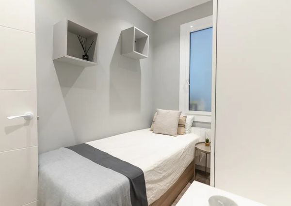 Carrer de Prats de Molló, Barcelona, Catalonia 08021