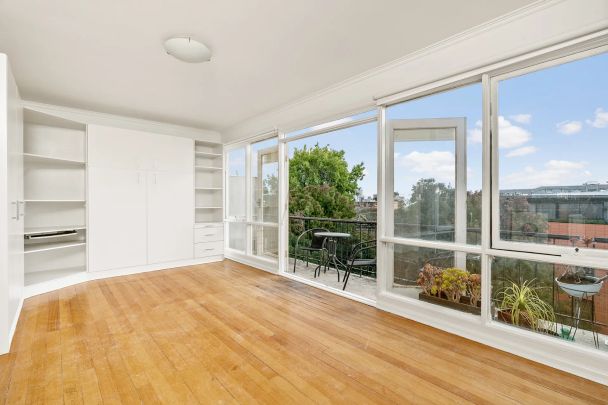 Low Maintenance Apartment In The Perfect Location! - Photo 1