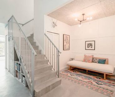 1 bed 1.5 bath loft apartment - Photo 1