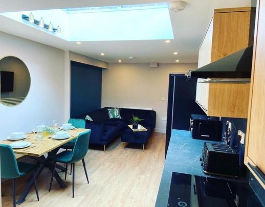 5 bedroom house of multiple occupation to rent - Photo 1