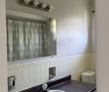 For Lease - 3796 Wyewood Road, Mississauga, Ontario - Photo 6