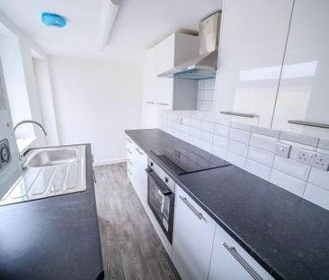 3 bedroom end of terrace house to rent - Photo 6
