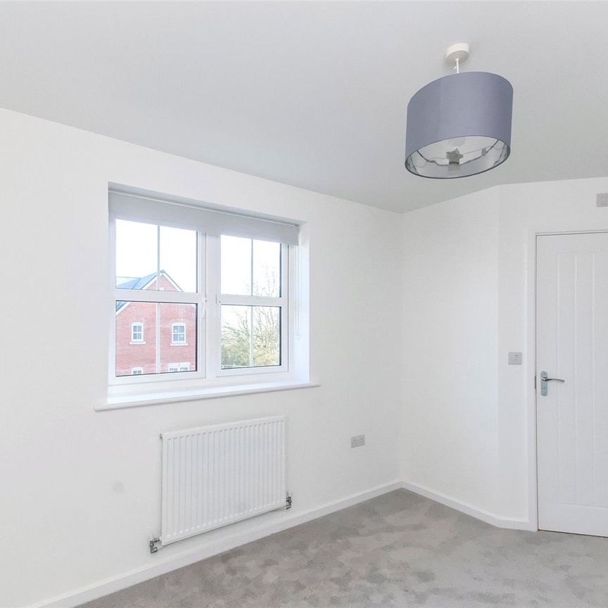 3 bedroom house to rent Russell Place, Stone Cross, Pevensey, East Sussex, BN24 - Photo 1