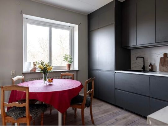 Lännaplan – kvinnlig hyresgäst sökes - Photo 1