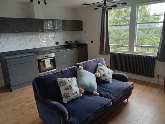 1 Bed Flat, Dover Place, BS8 - Photo 1