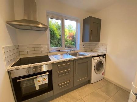 2 bedroom maisonette to rent - Photo 5