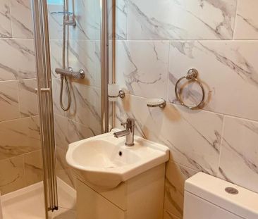 1 bedroom in a house share to rent - Photo 3