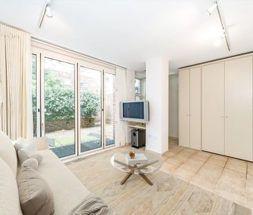 Woodsford Square, Holland Park, W14, London - Photo 2