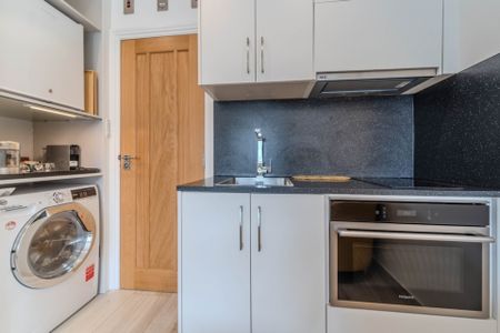 1 bedroom Apartment to rent - Photo 3