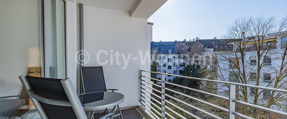 In hellen Tönen eingerichtete 2-Zimmer Wohnung mit West-Loggia in Hamburg-Barmbek - Photo 1