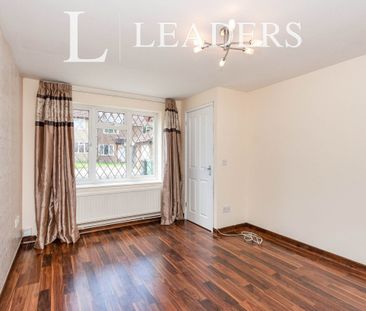 2 bedroom mid-terrace to rent Calleva close - Photo 3